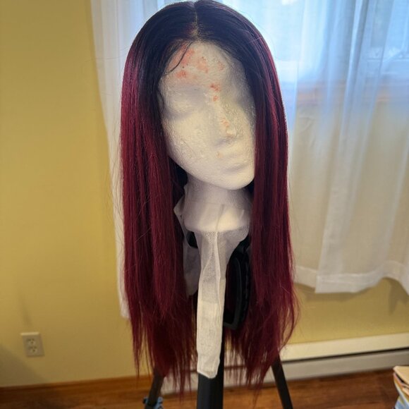 Burgendy Front Synthetic Wig 🤩 - Picture 2 of 3